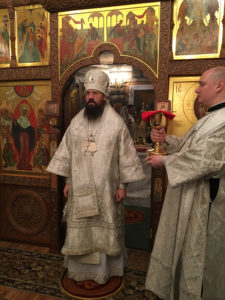 Епископ Агафангел совершил Божественную литургию в храме Святой Троицы района Талнах